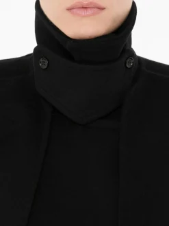 Cape-Mantel in Schwarz