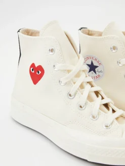 Chucks 'Small Red Heart' Crème