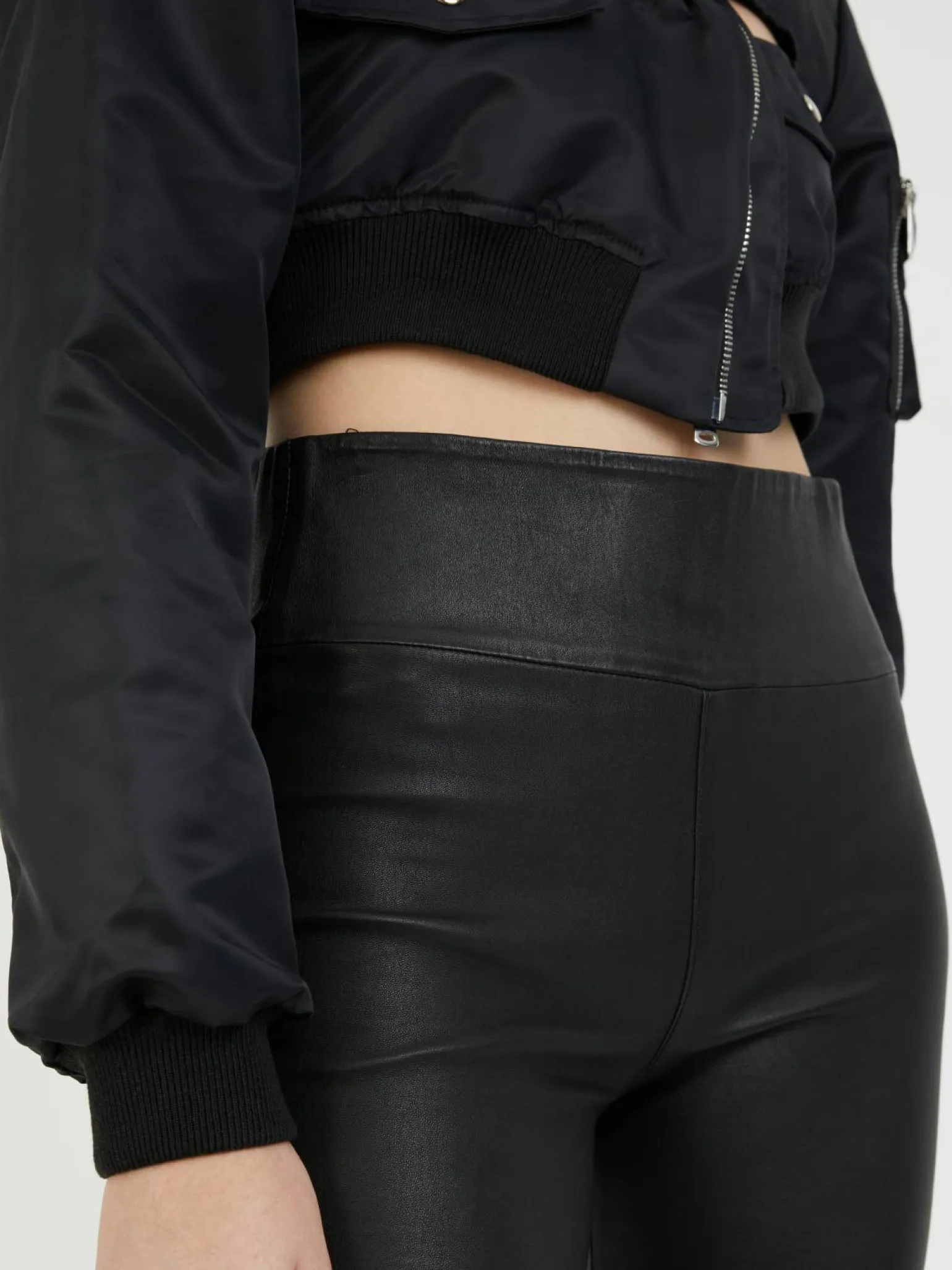 Cropped Bomberjacke Schwarz