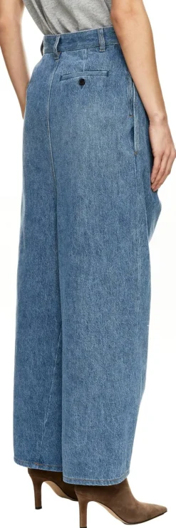 Drapierte Jeans mit Lederaufnäher Blau