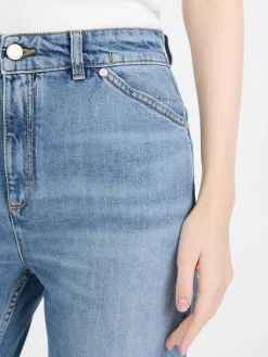 Flared-Leg Jeans Hellblau