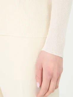 Geripptes Langarmshirt mit Polokragen Crème