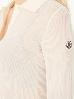 Geripptes Langarmshirt mit Polokragen Crème