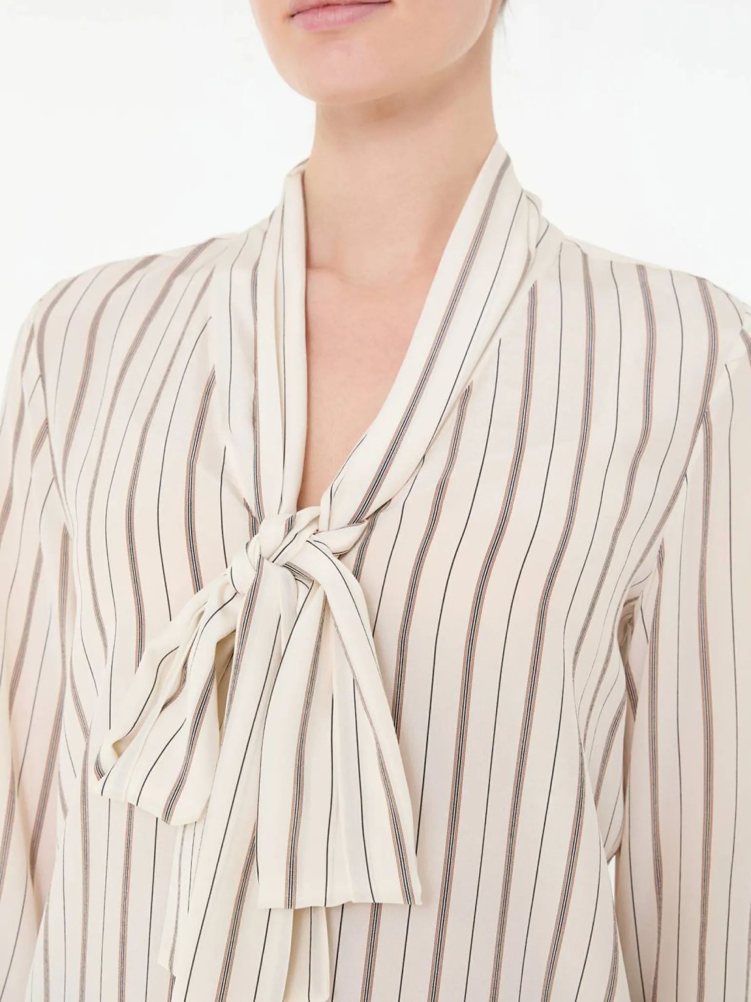 Gestreifte Seidenbluse 'Angelique' mit Lavallière-Kragen Crème