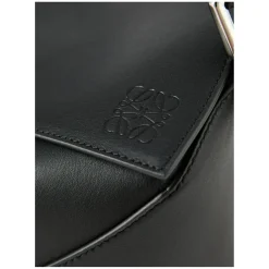 Handtasche 'Puzzle Edge Medium' Schwarz