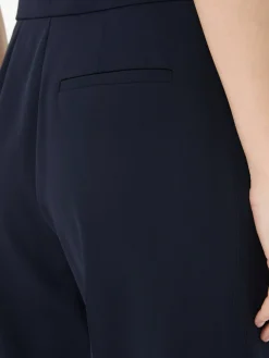 Hose in Marineblau