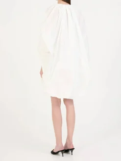 Ärmelloses Minikleid mit Cape Weiß