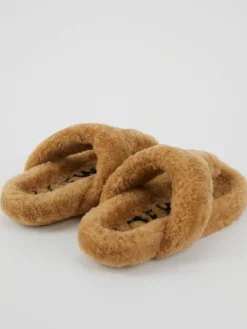 Sandalen 'Ease' aus Shearling Beige