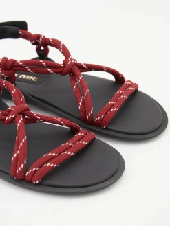 Sandalen in Rot