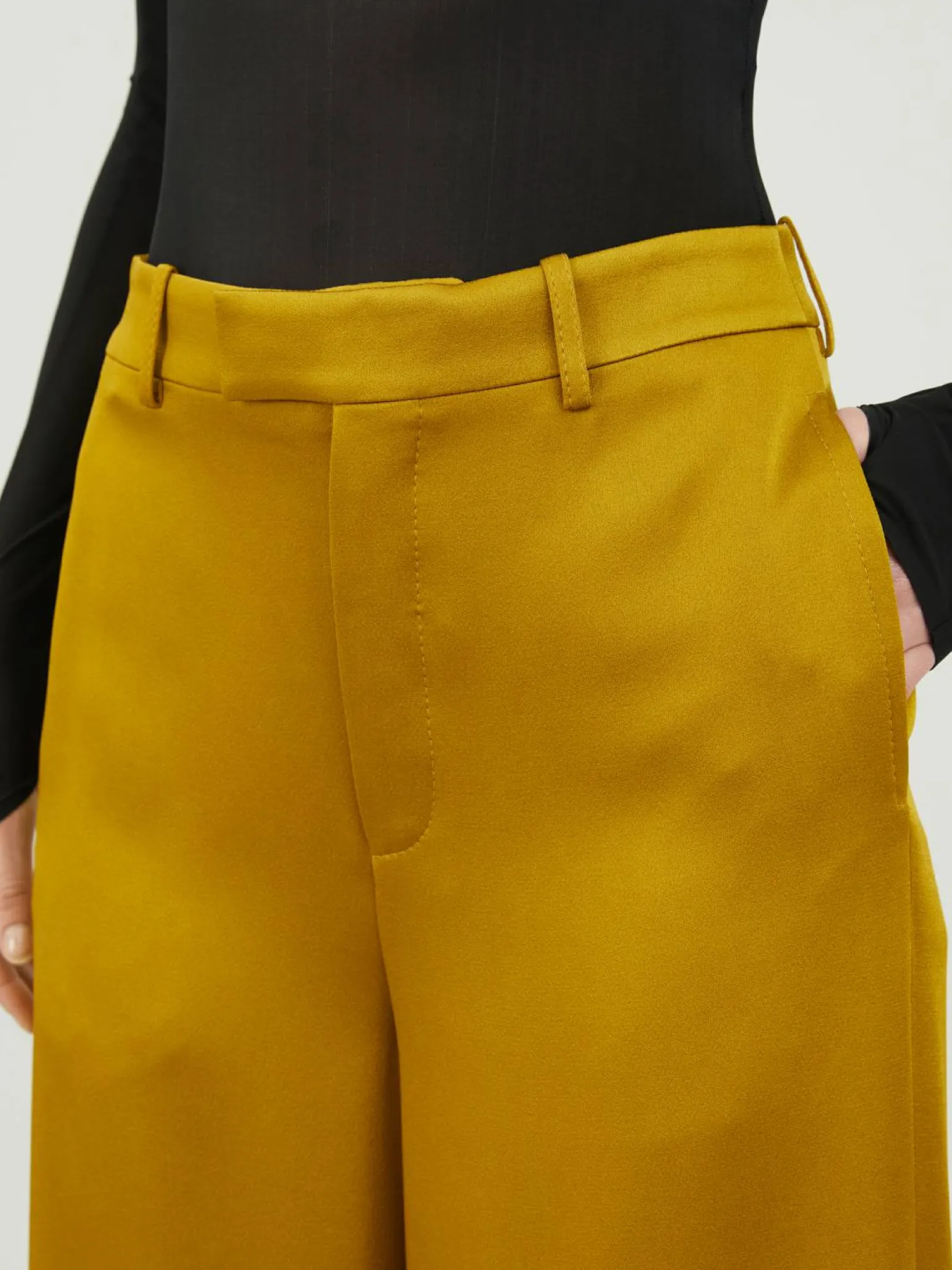 Schimmernde Stoffhose Vert Mousse