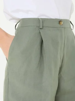 Shorts in Grün