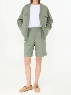 Shorts in Grün