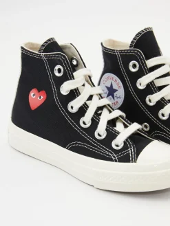 Sneaker 'Red Heart' in Schwarz/Rot