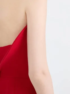 Trägerloses Minikleid mit skulpturaler Rose Rot