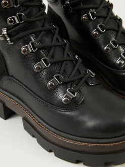 Wanderschuhe 'Miller Lug' Schwarz